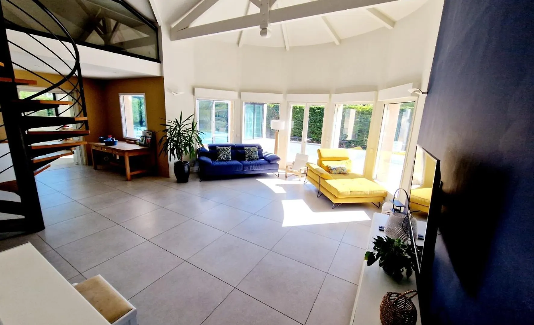 Villa Familiale De Collonges 0*, コローニュ・オー・モン・ドール